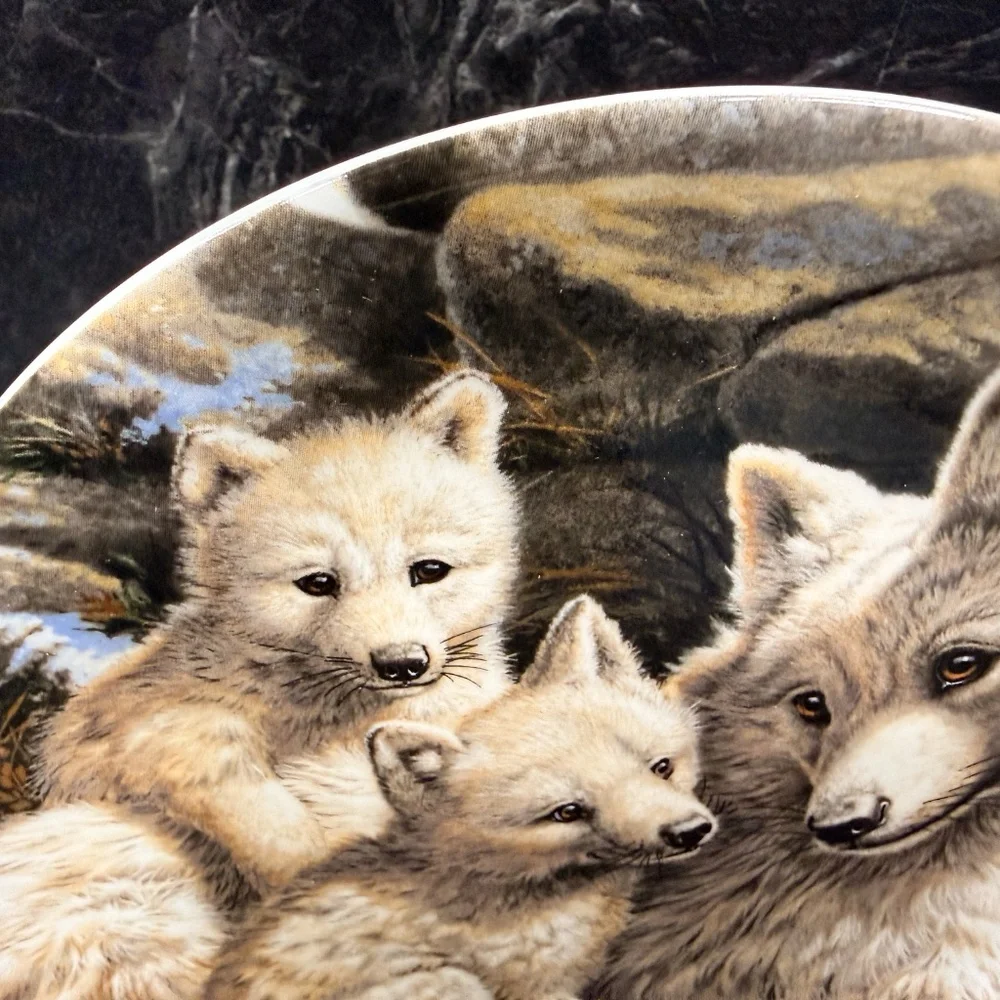 1991 ROYAL GRAFTON “Arctic Wolf Family” By Mike Jackson Collector Plate